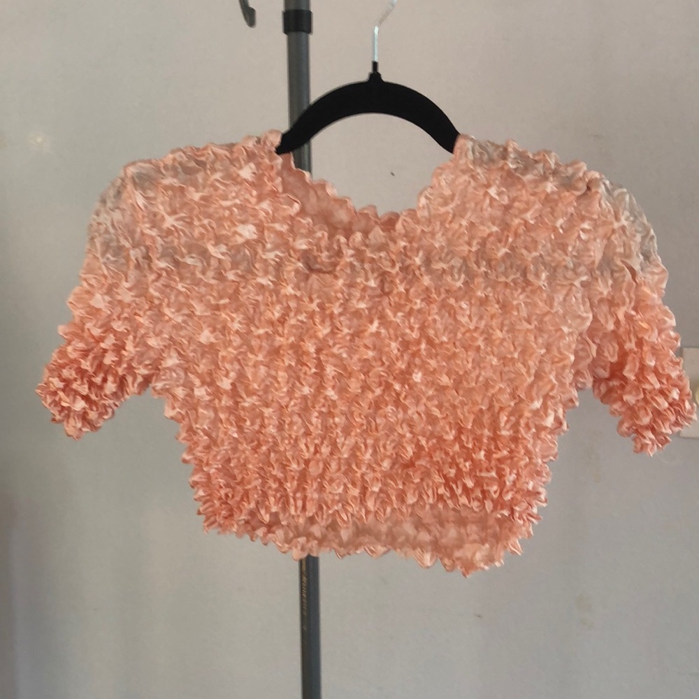 Crinkly pink crop